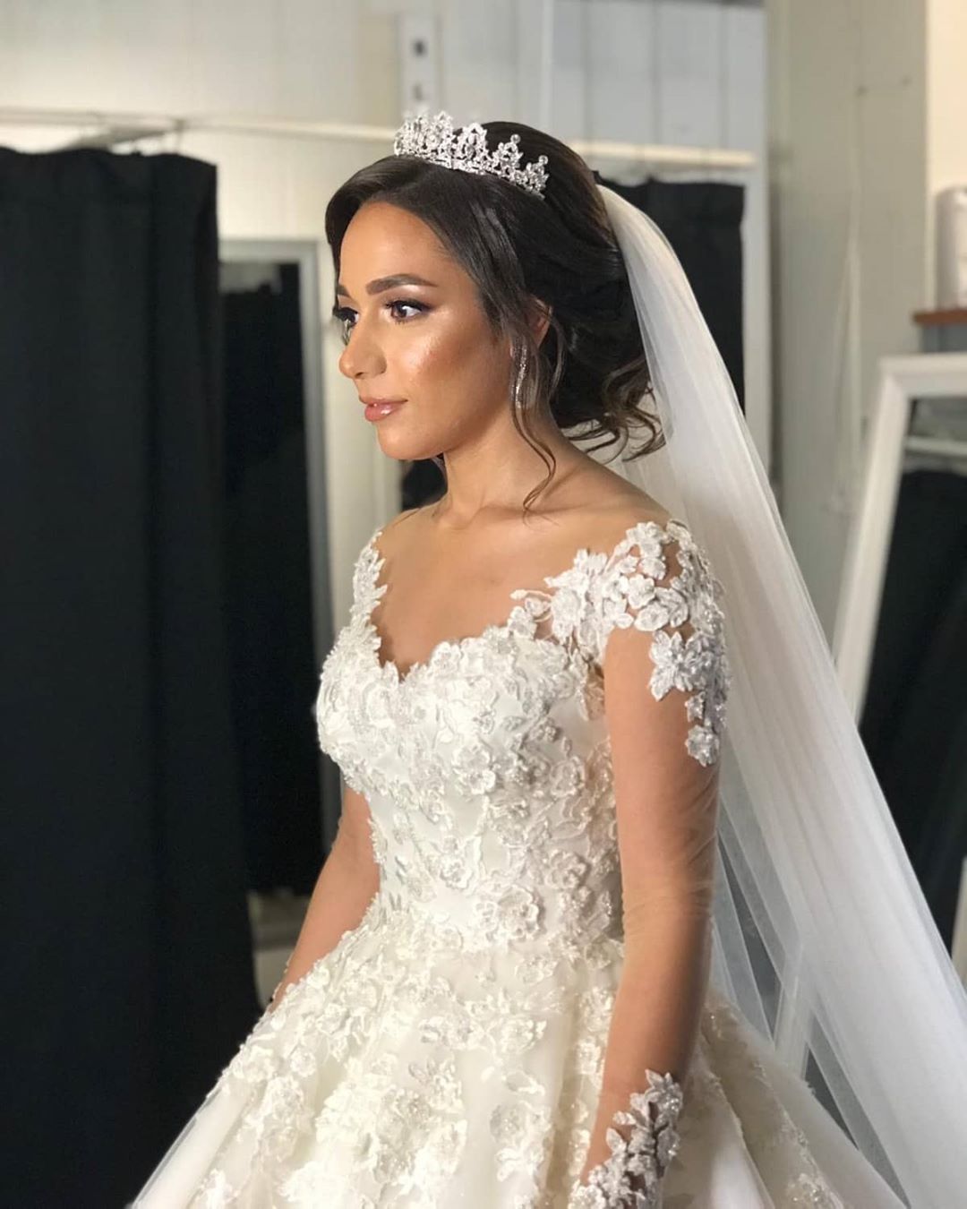 Off-the-shoulder A-Line Wedding Dress With Long Sleeves Appliques