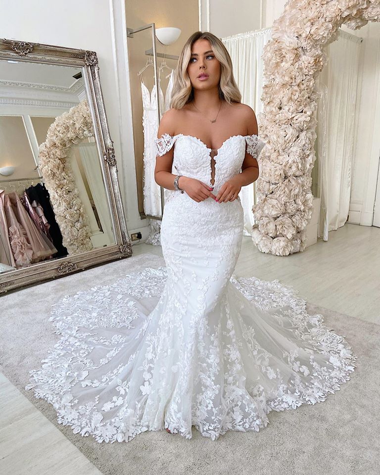 Off-The-Shoulder Long Mermaid Wedding Dress With Backless Design Lace