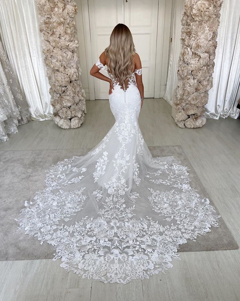 Off-The-Shoulder Long Mermaid Wedding Dress With Backless Design Lace