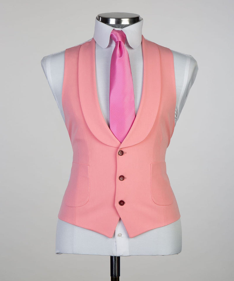 Pink Three-Piece Peaked Lapel Wedding Suit for Groom