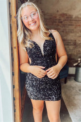 Plunging Neck Straps Fuchsia Sequin Bodycon Homecoming Dress