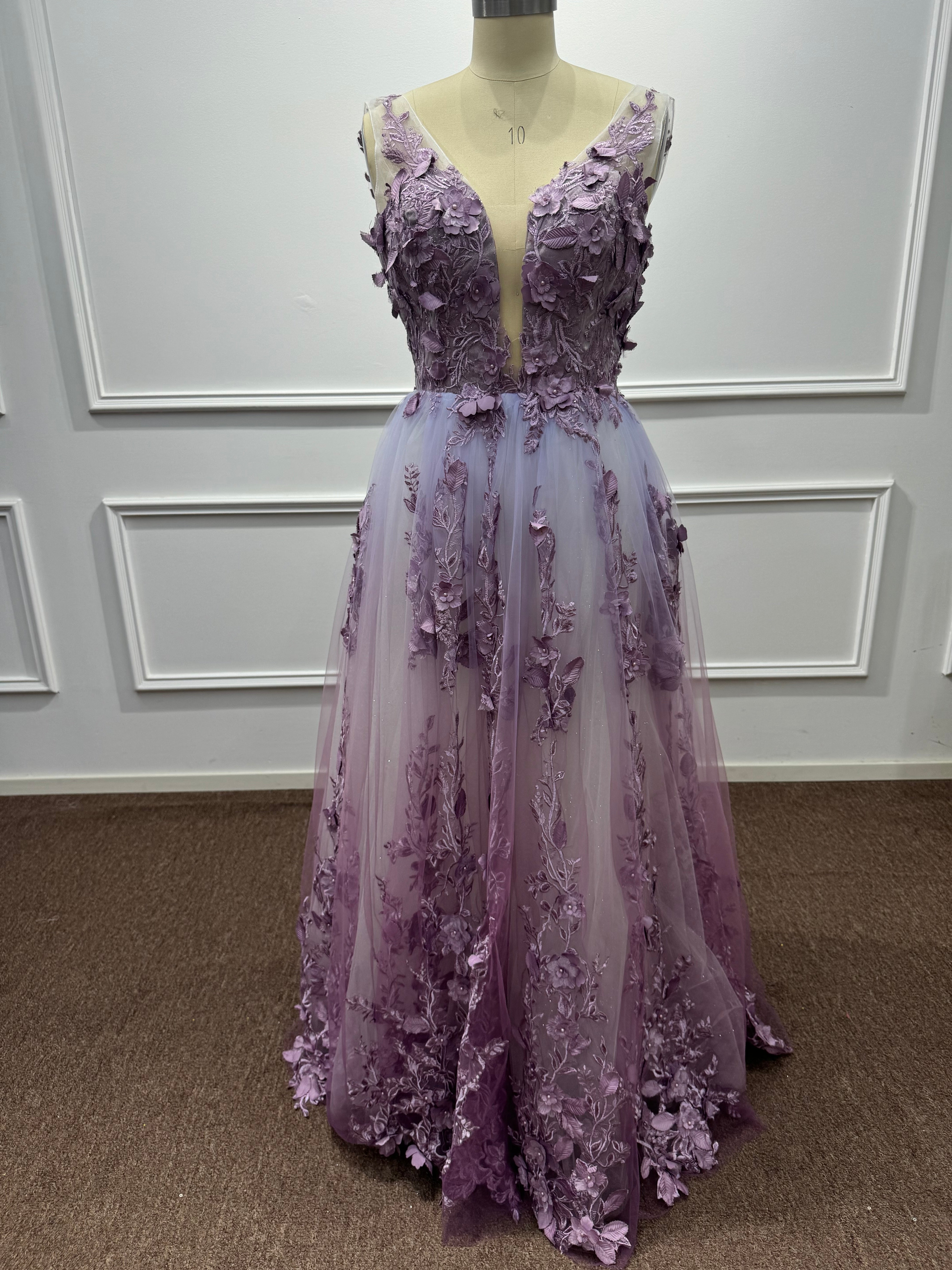 V-neck Sleeveless Long A-line Formal Prom Dresses with Applique Lace