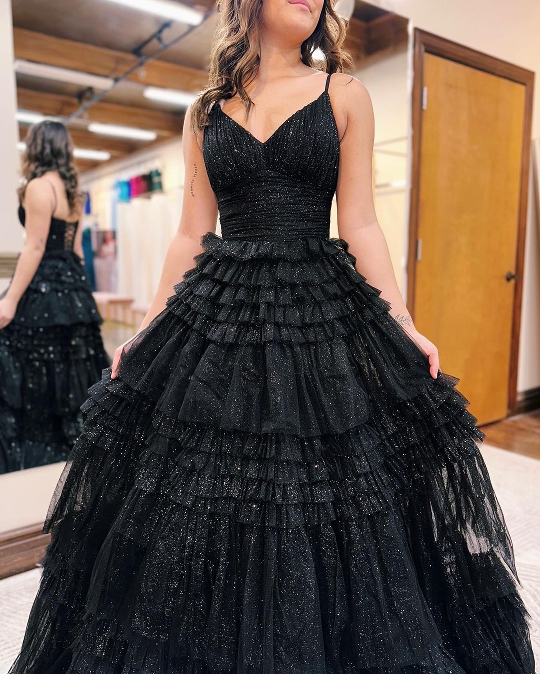 Sparkly V Neck Black Tulle Long Prom Dress with Sequins