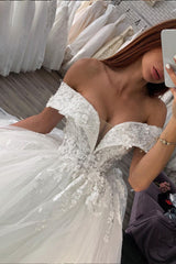Shiny Off-the-Shoulder Ball Gown Wedding Dress with Lace and Sweetheart Neckline