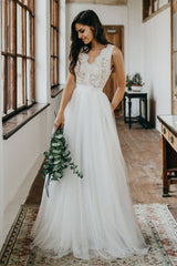 Sleeveless Lace Boho Wedding Dress