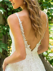 Sleeveless Tulle Lace Beach Wedding Dress