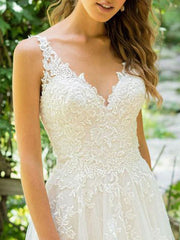 Sleeveless Tulle Lace Beach Wedding Dress