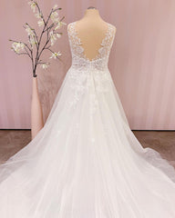 Sleeveless V-Neck A-Line Backless Wedding Dress with Lace Appliques