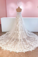 Spaghetti Strap A-Line Tulle Backless Wedding Dress with Lace Appliques