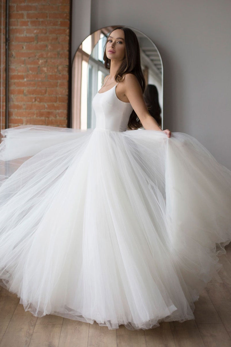 Spaghetti Strap Long Tulle Wedding Dress