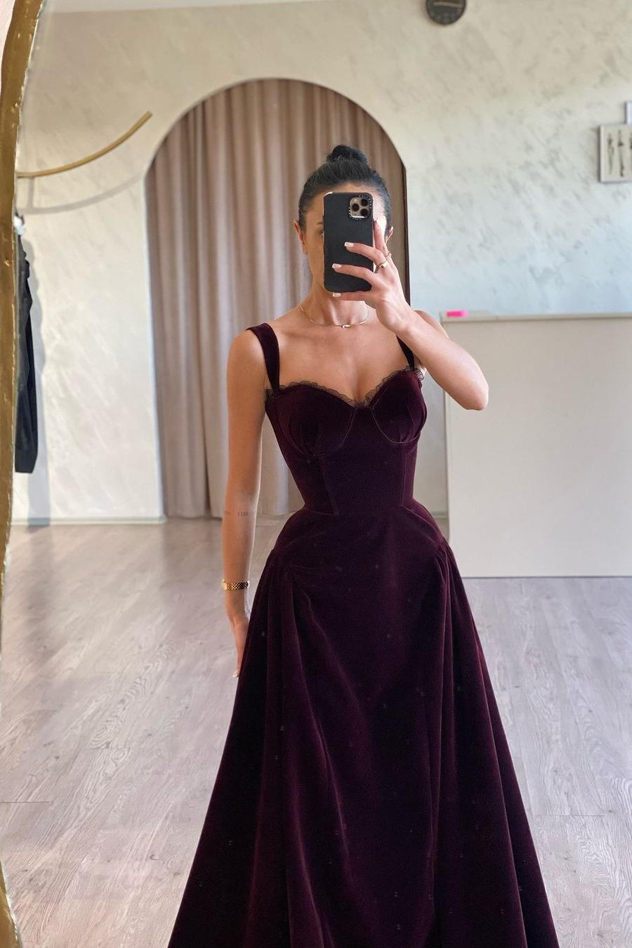 Simple Spaghetti Strap Sweetheart Long Pleated Prom Dress