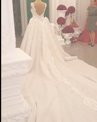 Spaghetti-Straps Sweetheart A-line Backless Wedding Dress With Appliques Lace