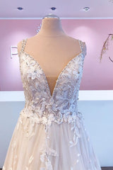 Sweetheart A-Line Floor-Length Wedding Dress with Lace Appliques and Tulle