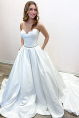 Sweetheart Backless A-Line Floor-Length Wedding Dress with Ruched Design and Pockets