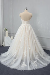 Sweetheart Backless A-Line Wedding Dress With Appliques Lace Tulle Floor-length