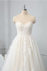 Sweetheart Backless A-Line Wedding Dress With Appliques Lace Tulle Floor-length