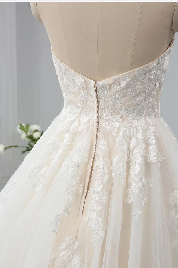 Sweetheart Backless A-Line Wedding Dress With Appliques Lace Tulle Floor-length