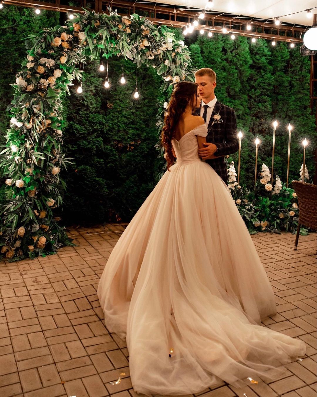 Tulle Off-the-Shoulder A-Line Long Wedding Dress with Chapel Train