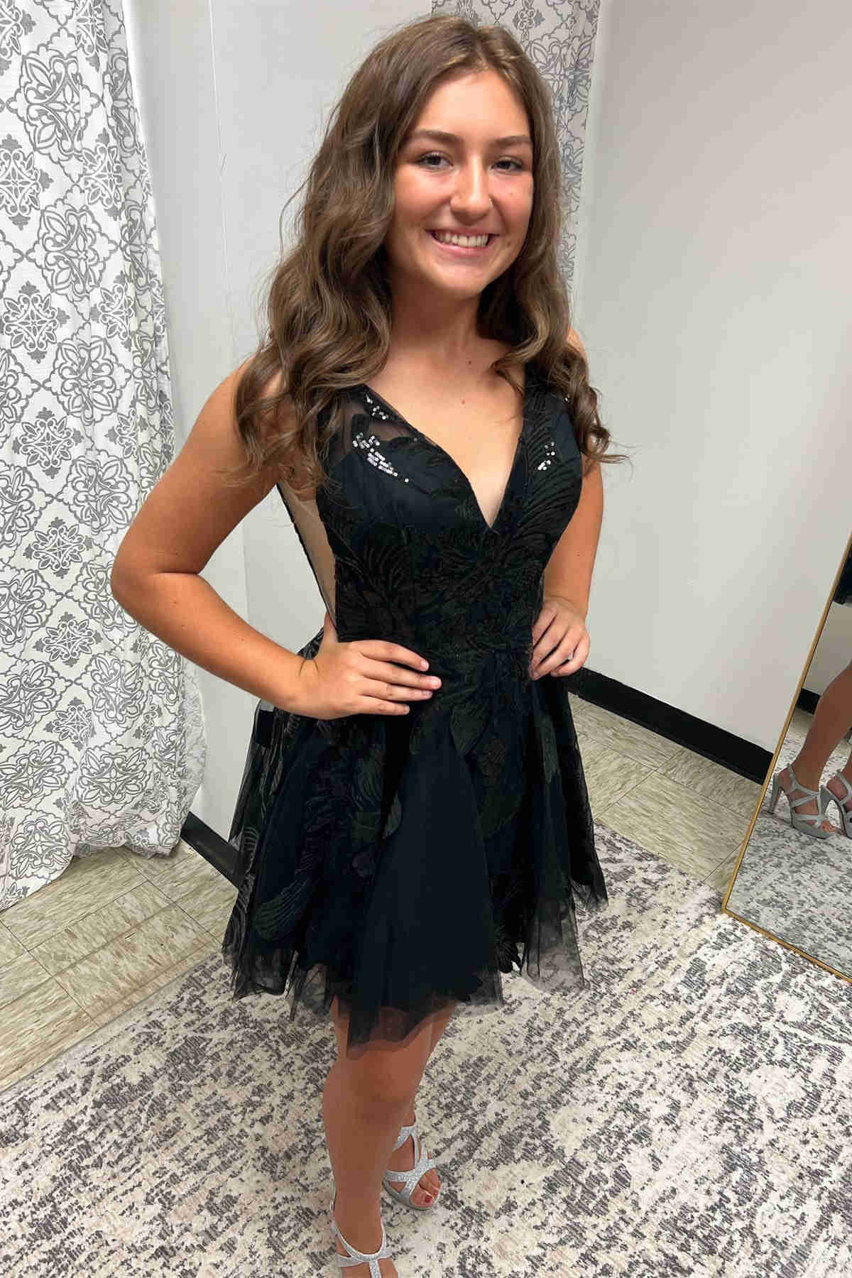 V-Neck Black Sequin Appliques Short Party Dress