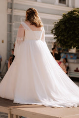 Babyonlines V-neck Long Sleeves Plus Size Lace Wedding Dresses