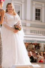 Babyonlines V-neck Long Sleeves Plus Size Lace Wedding Dresses