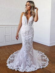 V-neck Lace Sweep Train Wedding Dress with Appliques for Trumpet/Mermaid Look