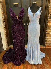 V-neck Velvet Sequins Sheath/Column Prom Dress with Sweep Train