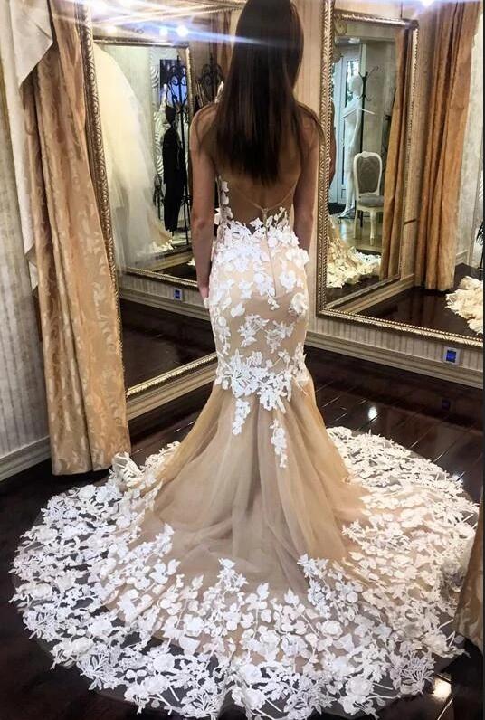 Vintage Off-the-Shoulder Backless Floor-Length Mermaid Wedding Dress with Lace Appliques