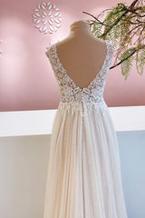 Wide Strap A-Line Floor-Length Backless Wedding Dress with Floral Lace and Tulle Ruffles