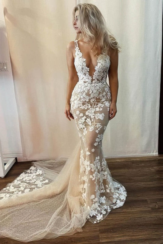 Luxury Mermaid V-neck Tulle Sweep Train Wedding Dresses with Appliques Lace