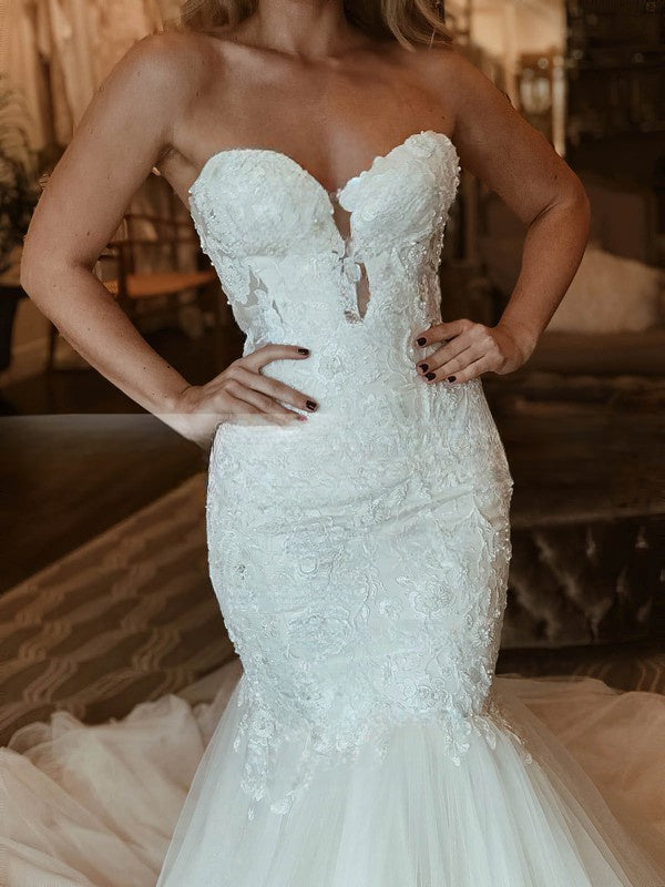 Beaded Sweetheart Trumpet/Mermaid Tulle Sweep Train Wedding Dress