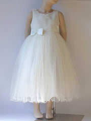 Beautiful A-line Scoop Neck Tulle Tea-length Bow Flower Girl Dress