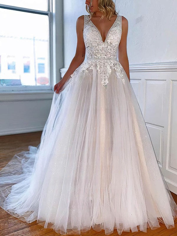 Beautiful Ball Gown V-neck Tulle Sweep Train Wedding Dresses With Appliques Lace