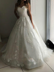 Beautiful Sweetheart Ball Gown Wedding Dress with Tulle Sweep Train and Appliques Lace
