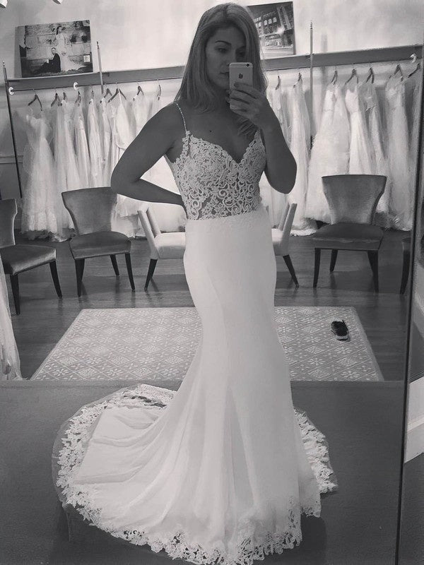 Beautiful Trumpet/Mermaid V-Neck Wedding Dress With Appliques & Lace