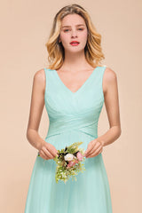 Chic V-Neck Sleeveless Mint Green Bridesmaid Dresses with Ruffle-Babyonlines