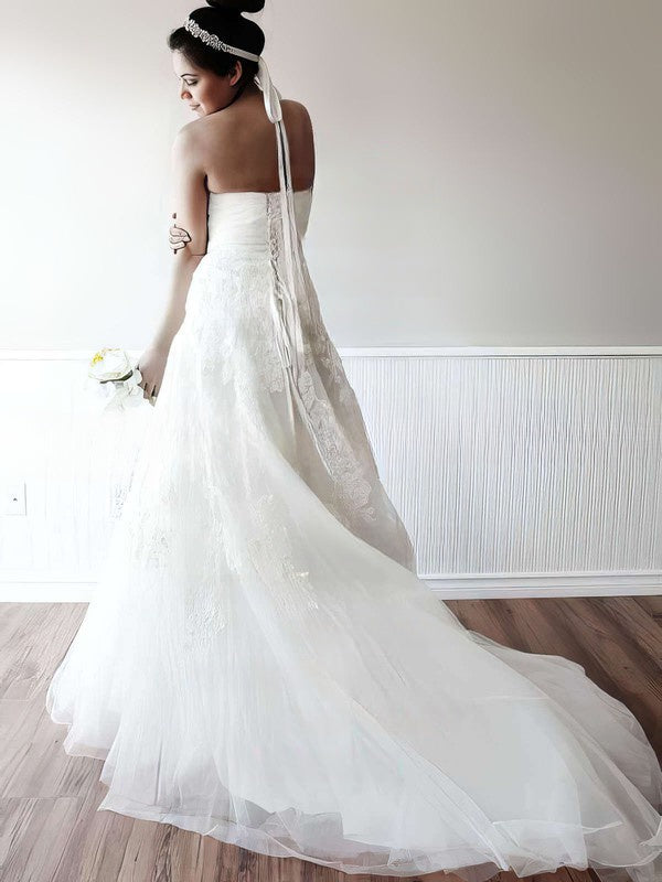 Elegant Ball Gown Sweetheart Tulle Chapel Train Wedding Dress With Appliques Lace