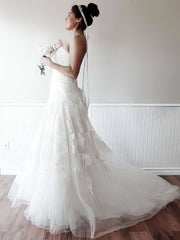 Elegant Ball Gown Sweetheart Tulle Chapel Train Wedding Dress With Appliques Lace