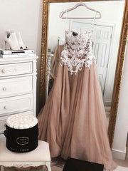 Elegant Ball Gown Sweetheart Tulle Sweep Train Wedding Dress with Lace