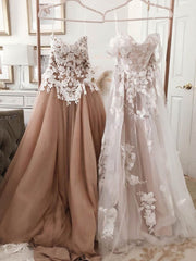 Elegant Ball Gown Sweetheart Tulle Sweep Train Wedding Dress with Lace