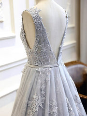 Elegant Ball Gown With Appliques Lace & Illusion Tulle Sweep Train Wedding Dress