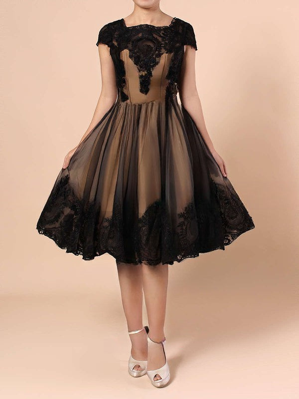 Elegant Square Neckline Tulle Knee-length Prom Dress with Appliques Lace
