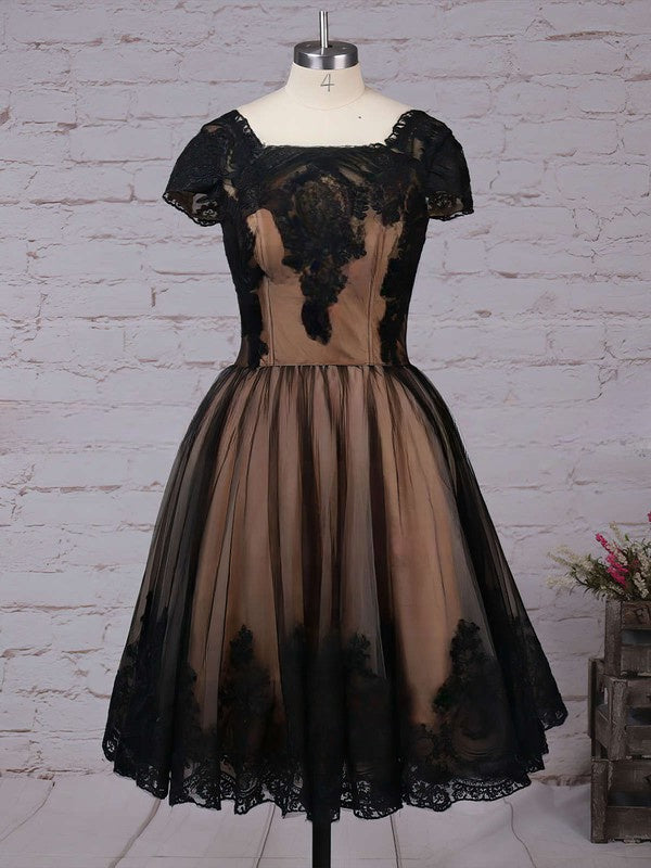 Elegant Square Neckline Tulle Knee-length Prom Dress with Appliques Lace