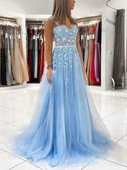 Elegant Sweetheart Tulle Ball Gown with Princess Sweep Train and Lace Appliques