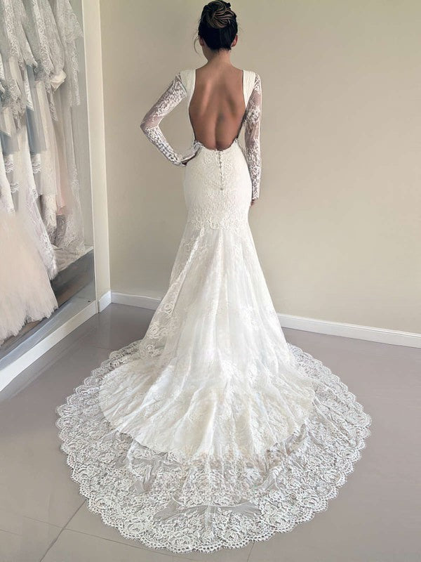 Elegant Trumpet/Mermaid Scoop Neck Lace Sweep Train Wedding Dress