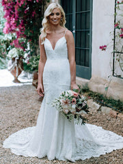 Elegant Trumpet/Mermaid V-neck Lace Court Train Wedding Dress