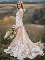 Elegant Tulle Trumpet/Mermaid V-neck Wedding Dress With Appliques Lace