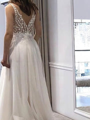Floor-length V-neck Tulle Ball Gown Wedding Dress With Split Front