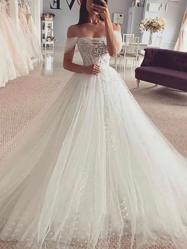 Off-the-shoulder Tulle Court Train Wedding Dress with Appliques and Lace