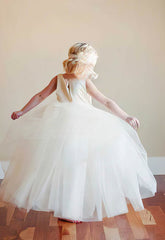 Ruffles Flower Girl Dresses - Scoop Neck Tulle Ball Gown for Floor-length